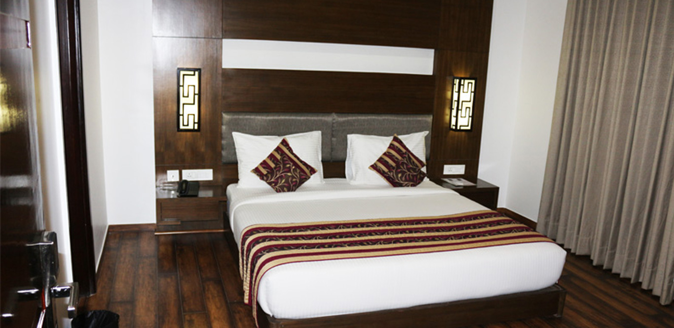 Room 02